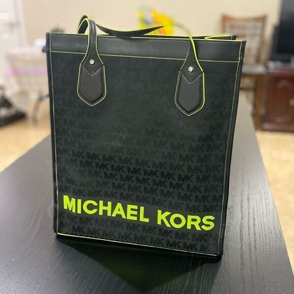 MICHAEL KORS Exclusive Bay Large Woven Canvas Tote Bag Black/green trimed - Picture 2 of 8